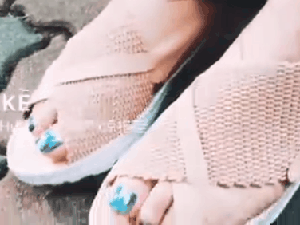 Đoạn clip về đôi sandals mới của Nike khiến nàng nào cũng muốn mua ngay
