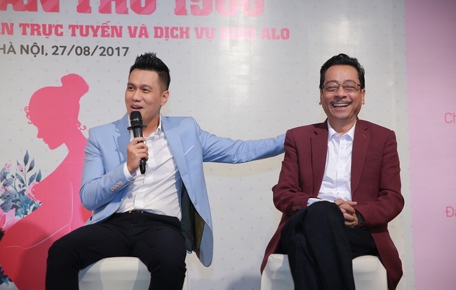 MC Việt Anh: Lần đầu tiên chia sẻ về việc chăm con cùng vợ