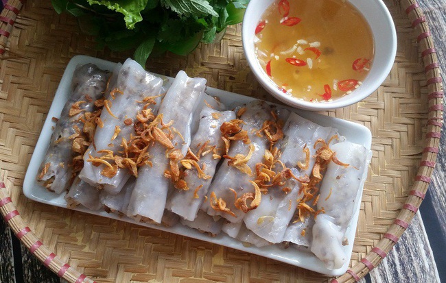 Xuýt xoa ngày lạnh với món bánh cuốn nhân thịt nóng hổi