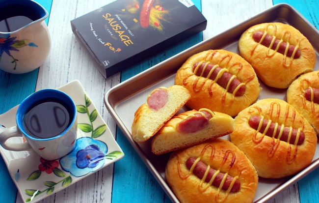 Làm bánh mì xúc xích nhanh gọn mà ngon cực kỳ