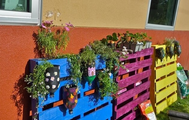 Pallet gỗ - vật liệu rẻ tiền nhưng cực hiệu quả trong việc giúp ngôi nhà đẹp và tiện nghi hơn