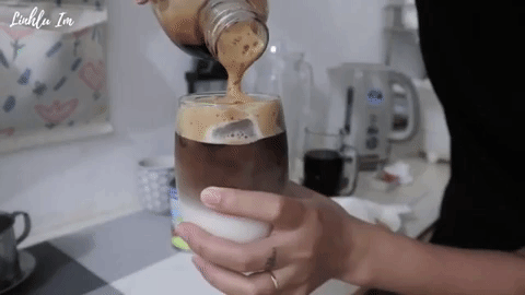 Sự thật bất ngờ: Hội mê cà phê có thể tiết kiệm "cả núi tiền" 1 tháng nếu biết rằng món bạc xỉu yêu thích lại dễ làm ngoài sức tưởng tượng thế này! - Ảnh 5.