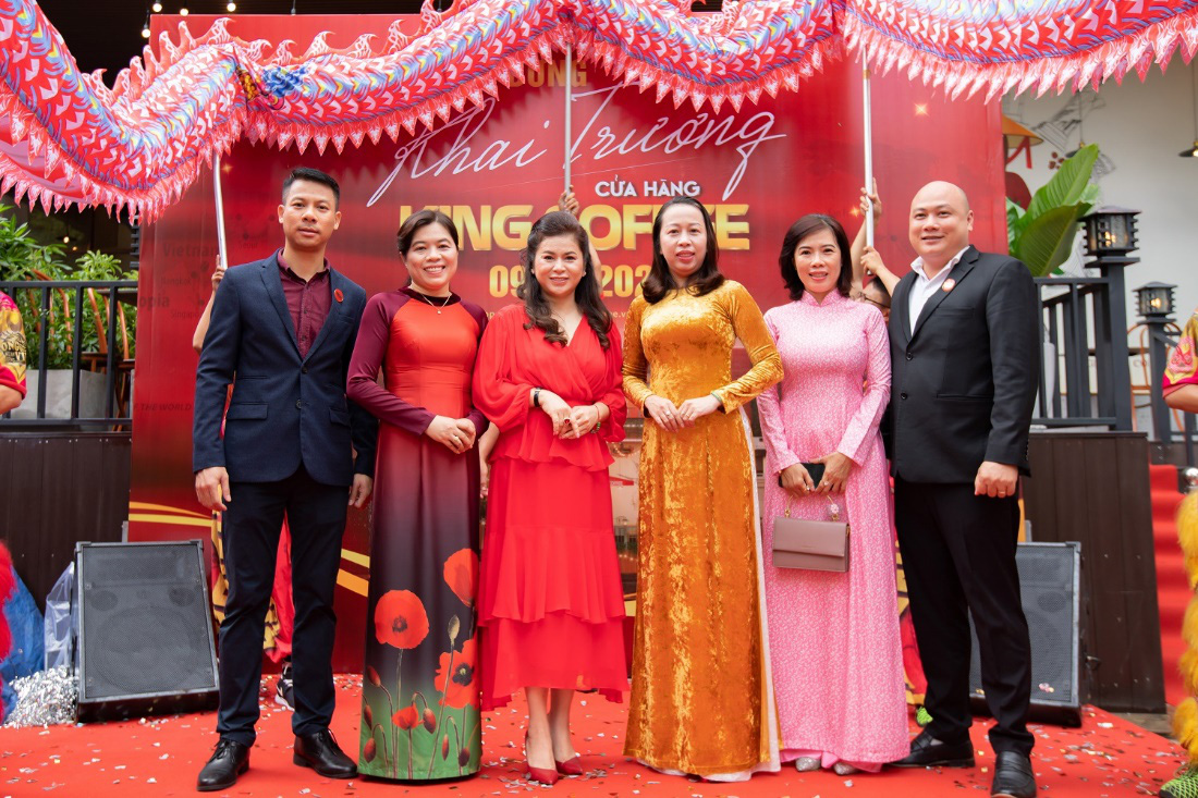 King Coffee Võ Văn T&acirc;̀n, qu&aacute;n cà ph&ecirc; sách đ&aacute;ng thử của giới trẻ Sài thành - Ảnh 3.