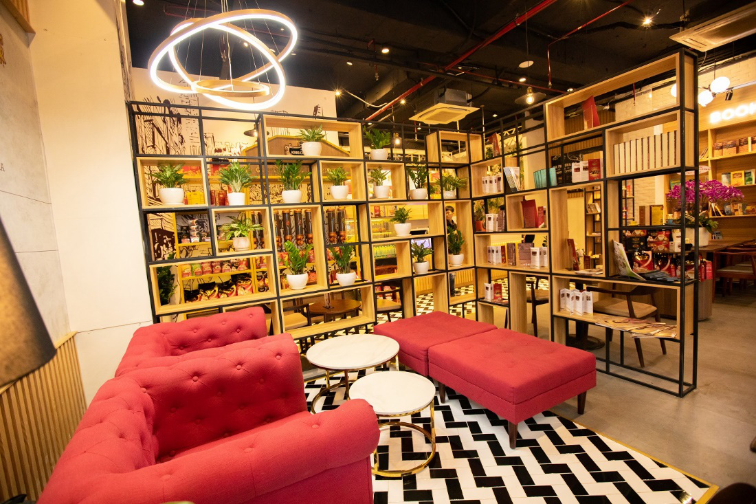 King Coffee Võ Văn Tần, quán cà phê sách đáng thử của giới trẻ Sài thành