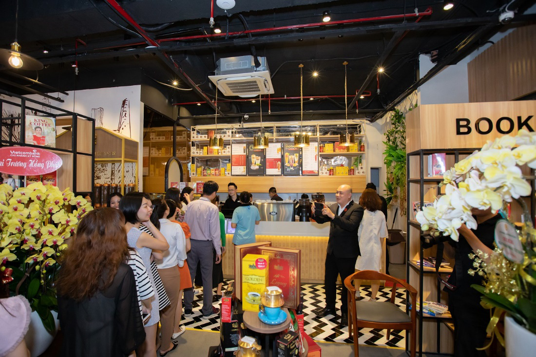 King Coffee Võ Văn T&acirc;̀n, qu&aacute;n cà ph&ecirc; sách đ&aacute;ng thử của giới trẻ Sài thành - Ảnh 6.