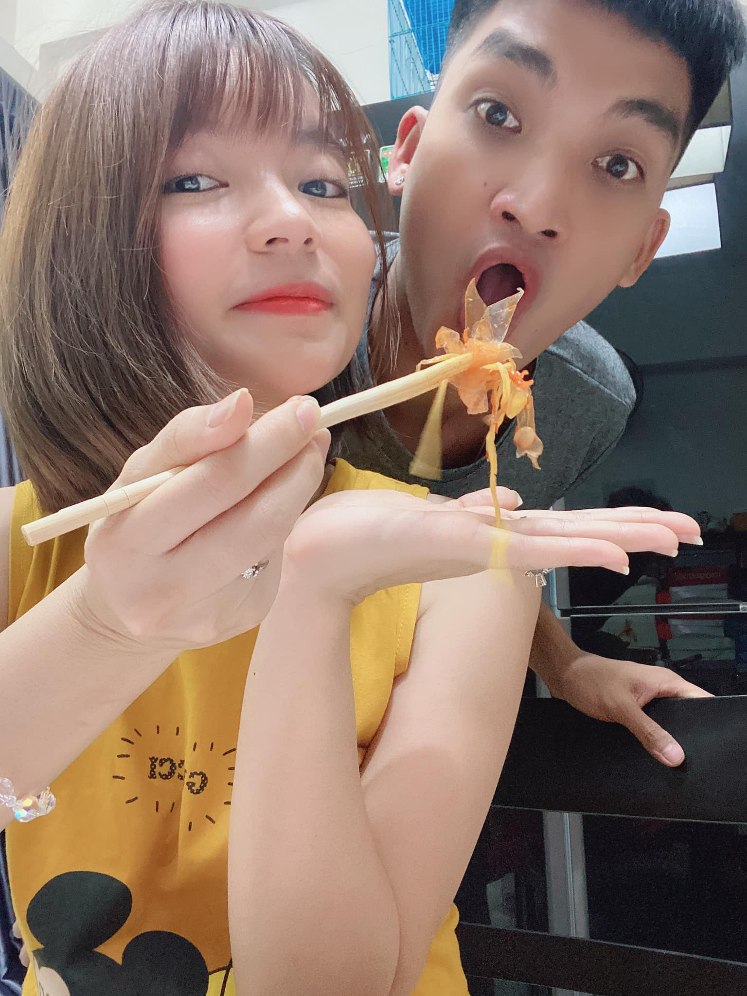 Mạc Văn Khoa xác nhận bạn gái mang thai sau 5 năm hẹn hò, đọc tâm thư của “bố mẹ tương lai” mà rơi nước mắt! - Ảnh 5. Mạc Văn Khoa xác nhận bạn gái mang thai sau 5 năm hẹn hò, đọc tâm thư của “bố mẹ tương lai” mà rơi nước mắt! - Ảnh 5.