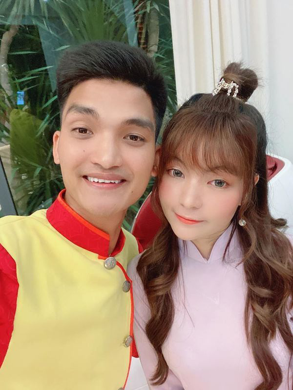 Mạc Văn Khoa xác nhận bạn gái mang thai sau 5 năm hẹn hò, đọc tâm thư của “bố mẹ tương lai” mà rơi nước mắt! - Ảnh 4. Mạc Văn Khoa xác nhận bạn gái mang thai sau 5 năm hẹn hò, đọc tâm thư của “bố mẹ tương lai” mà rơi nước mắt! - Ảnh 4.