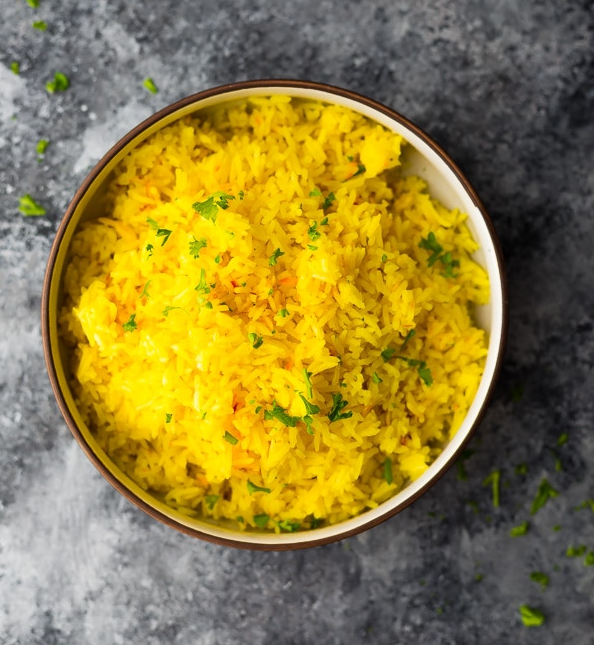 Ngoài pha trà, pha nước uống, Saffron - Thần dược cho giấc ngủ và làn da còn có thể kết đôi với gạo để tạo ra món cơm vừa đẹp mắt vừa ngon miệng thế này đây! - Ảnh 4. Ngoài pha trà, pha nước uống, Saffron - Thần dược cho giấc ngủ và làn da còn có thể kết đôi với gạo để tạo ra món cơm vừa đẹp mắt vừa ngon miệng thế này đây! - Ảnh 4.