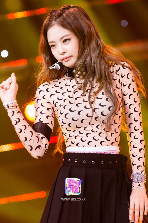 DRESS UP - U55 vẫn chạy theo trend Kpop, "chị đại" Lưu Gia Linh nhận ngay cái kết đắng khi đụng hàng - timdamdep.com 6 3371137 khi toc tien dung hang je 4 16027486147631363899127