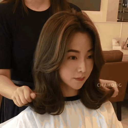 Hai kiểu tóc xoăn khiến hội chị em Hàn Quốc khi nhau đặt lịch làm, thợ  - Ảnh 1.