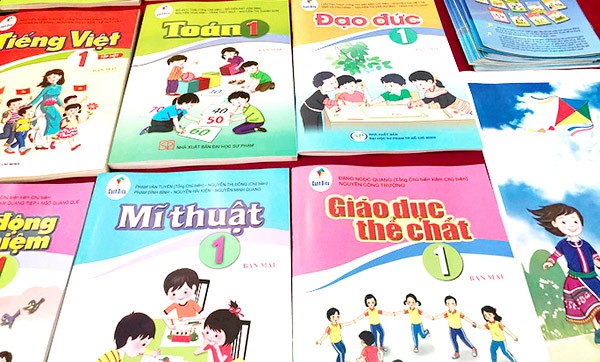 'Lọt sạn' trong SGK Tiếng Việt 1, trách nhiệm thuộc về ai? - Ảnh 1. 'Lọt sạn' trong SGK Tiếng Việt 1, trách nhiệm thuộc về ai? - Ảnh 1.
