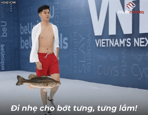 Vietnam's Next Top Model: Hotboy xứ Nghệ vác bụng mỡ đi catwalk, Nam Trung mỉa mai không giảm cân sẽ "lót lá chuối" mời về - Ảnh 1. Vietnam’s Next Top Model: Nam Trung mỉa mai thí sinh “dưới lớp mỡ mọi thứ rất đẹp”, dọa lót lá chuối đuổi về nếu không giảm cân Vietnam's Next Top Model: Hotboy xứ Nghệ vác bụng mỡ đi catwalk, Nam Trung mỉa mai không giảm cân sẽ "lót lá chuối" mời về - Ảnh 1. Vietnam’s Next Top Model: Nam Trung mỉa mai thí sinh “dưới lớp mỡ mọi thứ rất đẹp”, dọa lót lá chuối đuổi về nếu không giảm cân