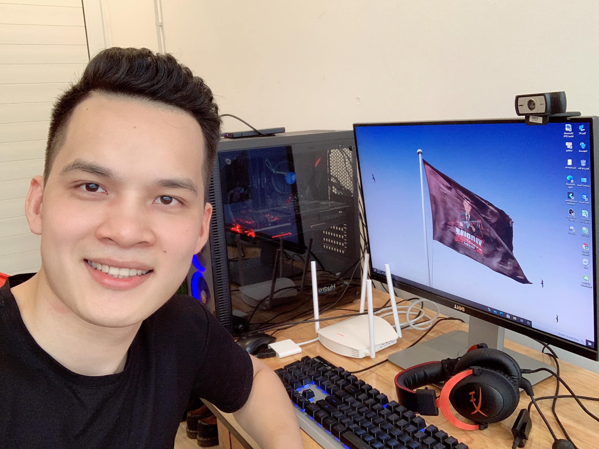 Nam streamer 9x gửi toàn bộ 270 triệu được fan donate để ủng hộ đồng bào miền Trung: "Em livestream gần 1 năm không lương hôm nay em sẽ dành tiền donate của anh em để gửi tới đồng bào miền Trung" - Ảnh 2. Nam streamer 9x gửi toàn bộ 270 triệu được fan donate để ủng hộ đồng bào miền Trung: "Em livestream gần 1 năm không lương hôm nay em sẽ dành tiền donate của anh em để gửi tới đồng bào miền Trung" - Ảnh 2.