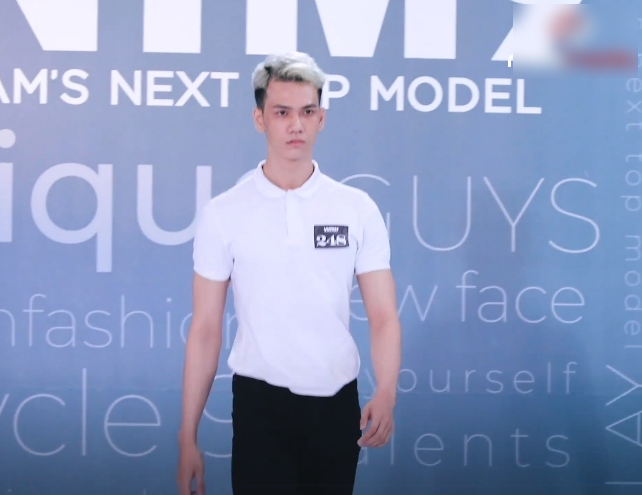 Vietnam's Next Top Model: Lộ diện thí sinh được Nam Trung - Võ Hoàng Yến thiên vị ra mặt dù phải đi catwalk 3 lần vì quá xấu - Ảnh 8. Vietnam's Next Top Model: Lộ diện thí sinh được Nam Trung - Võ Hoàng Yến thiên vị ra mặt dù phải đi catwalk 3 lần vì quá xấu - Ảnh 8.