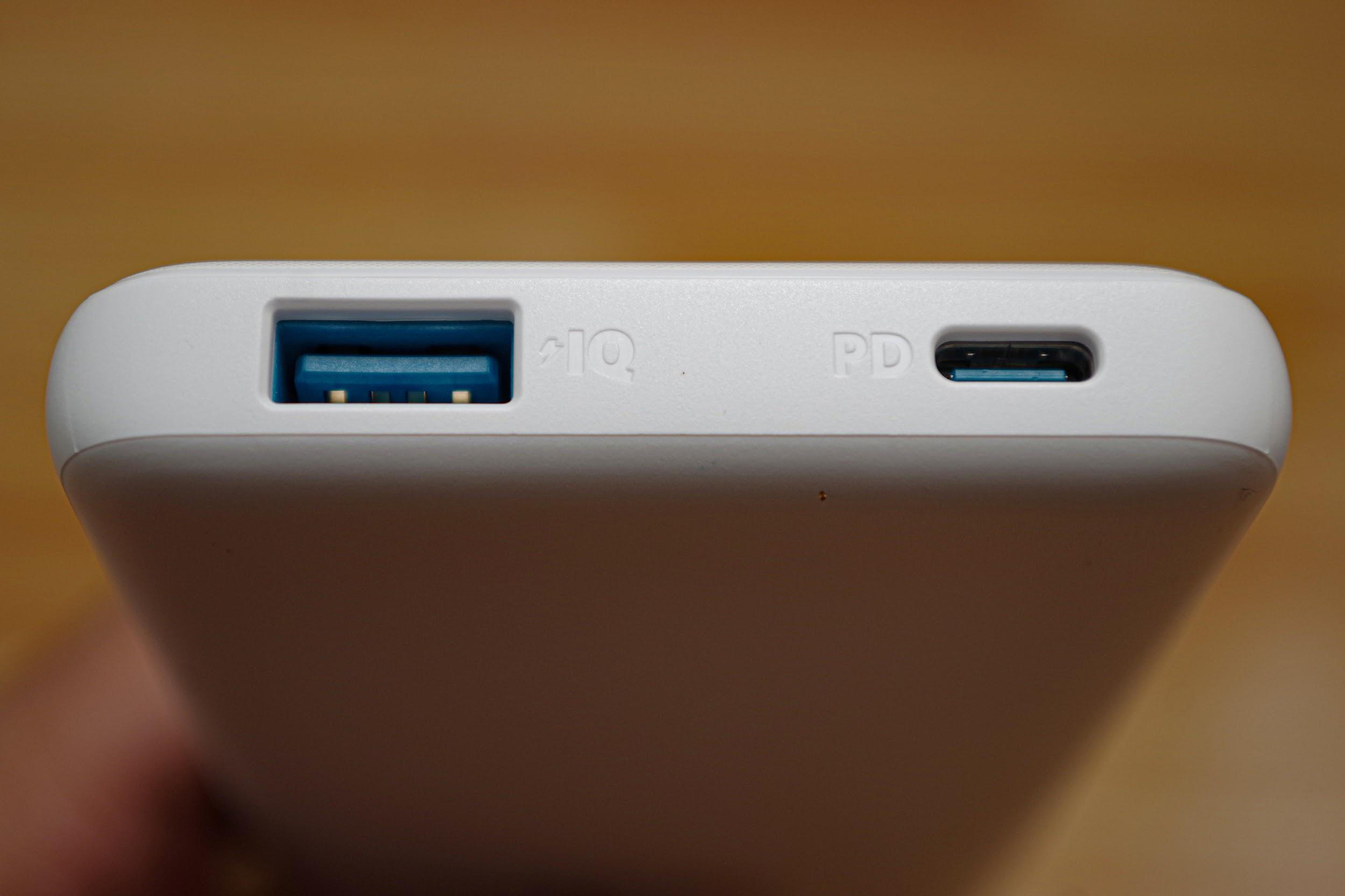 Pin sạc dự phòng dành cho phái đẹp - Anker PowerCore Slim 10000 PD - Ảnh 4. Pin sạc dự phòng dành cho phái đẹp - Anker PowerCore Slim 10000 PD - Ảnh 4.