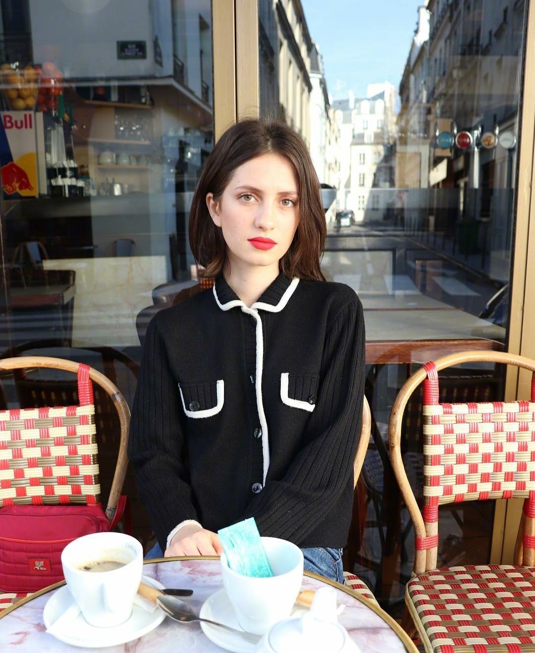 3 kiểu áo len phụ nữ Pháp hay diện nhất mùa lạnh, muốn thăng hạng style thì bạn phải update ngay - Ảnh 8.