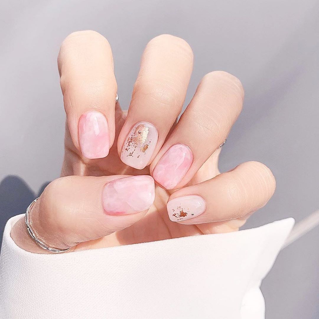 12 mẫu nail xinh hết nấc cho các cô gái “quẩy” 20/10, không làm thì phí lắm đây này - Ảnh 15.