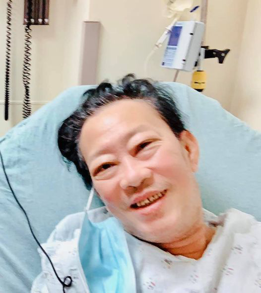 Nhập viện mổ nghẽn mạch máu, nhạc sĩ Lê Quang phải phẫu thuật cắt chân phải do nhiễm trùng - Ảnh 3.