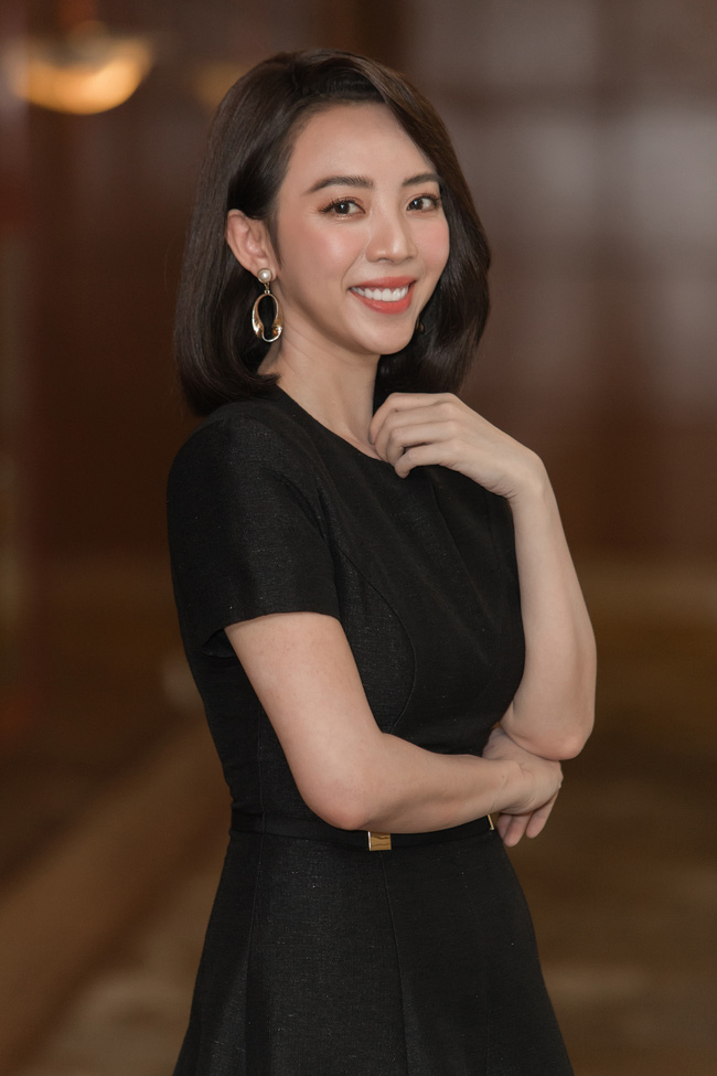 "Tiệc Trăng Máu": Không chỉ có Thu Trang làm "trùm cuối", Hoài Linh - Mỹ Tâm - Lan Ngọc - Ngô Kiến Huy cũng làm cameo - Ảnh 2. "Tiệc Trăng Máu": Không chỉ có Thu Trang làm "trùm cuối", Hoài Linh - Mỹ Tâm - Lan Ngọc - Ngô Kiến Huy cũng làm cameo - Ảnh 2.