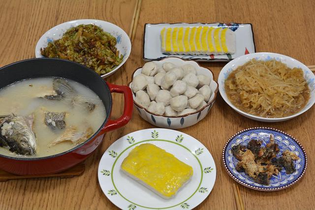 Mẹ chồng ngỡ ngàng khi thấy tôi mua 1 con cá mà chế biến tận 4 món ngon hết ý! - Ảnh 1.