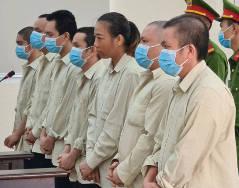 Mẹ đi tù vì thuê người đánh dằn mặt người tình của con - Ảnh 2. Mẹ đi tù vì thuê người đánh dằn mặt người tình của con - Ảnh 2.