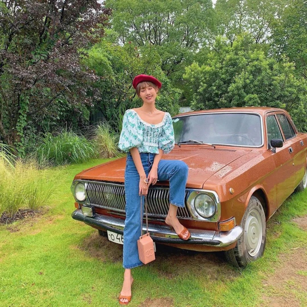 Áo blouse + quần jeans: Combo giúp nàng công sở trông sang như gái Pháp trong ngày Thu - Ảnh 2. Áo blouse + quần jeans: Combo giúp nàng công sở trông sang như gái Pháp trong ngày Thu - Ảnh 2.