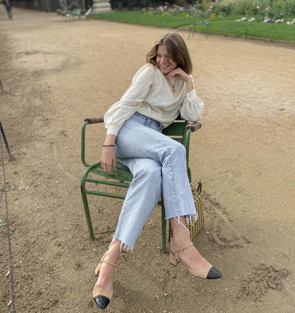 Áo blouse + quần jeans: Combo giúp nàng công sở trông sang như gái Pháp trong ngày Thu - Ảnh 14. Áo blouse + quần jeans: Combo giúp nàng công sở trông sang như gái Pháp trong ngày Thu - Ảnh 14.