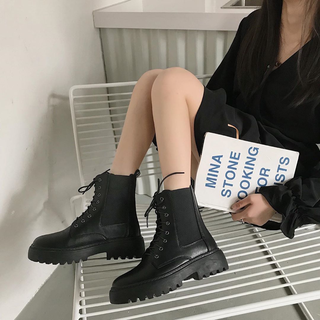 Các BTV chỉ ra 4 kiểu boots không nhạt nhẽo thì cũng lỗi mốt lắm rồi, chị em đừng mua kẻo rớt điểm phong cách - Ảnh 7. Các BTV chỉ ra 4 kiểu boots không nhạt nhẽo thì cũng lỗi mốt lắm rồi, chị em đừng mua kẻo rớt điểm phong cách - Ảnh 7.