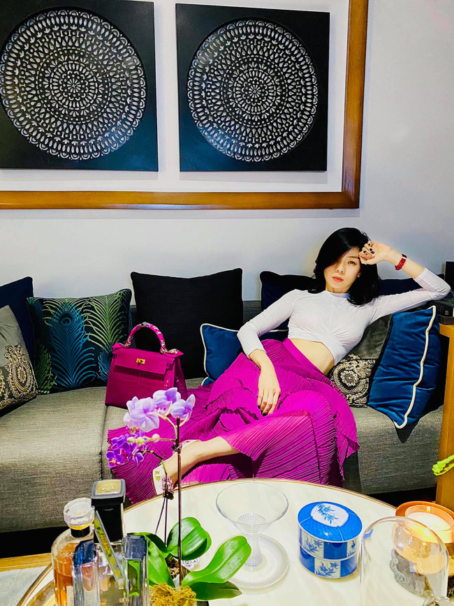 Ký tên vào đơn ly hôn chấm dứt cuộc hôn nhân 10 năm, Lệ Quyên đã có sự thay đổi “180 độ”: Chẳng những năng khoe body gợi cảm mà còn vô số “triết lý” sâu sắc - Ảnh 6. Kết thúc cuộc hôn nhân 10 năm, Lệ Quyên đã có sự thay đổi “180 độ”: Chẳng những năng khoe body gợi cảm mà còn chia sẻ vô số “triết lý” sâu sắc Ký tên vào đơn ly hôn chấm dứt cuộc hôn nhân 10 năm, Lệ Quyên đã có sự thay đổi “180 độ”: Chẳng những năng khoe body gợi cảm mà còn vô số “triết lý” sâu sắc - Ảnh 6. Kết thúc cuộc hôn nhân 10 năm, Lệ Quyên đã có sự thay đổi “180 độ”: Chẳng những năng khoe body gợi cảm mà còn chia sẻ vô số “triết lý” sâu sắc