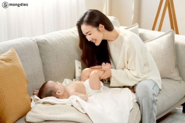 Choi Ji Woo lần đầu tiên lộ diện sau 5 tháng sinh con, thân hình thon gọn đáng kinh ngạc - Ảnh 1. Choi Ji Woo lần đầu tiên lộ diện sau 5 tháng sinh con, thân hình thon gọn đáng kinh ngạc - Ảnh 1.