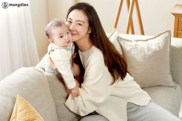 Choi Ji Woo lần đầu tiên lộ diện sau 5 tháng sinh con, thân hình thon gọn đáng kinh ngạc - Ảnh 3. Choi Ji Woo lần đầu tiên lộ diện sau 5 tháng sinh con, thân hình thon gọn đáng kinh ngạc - Ảnh 3.