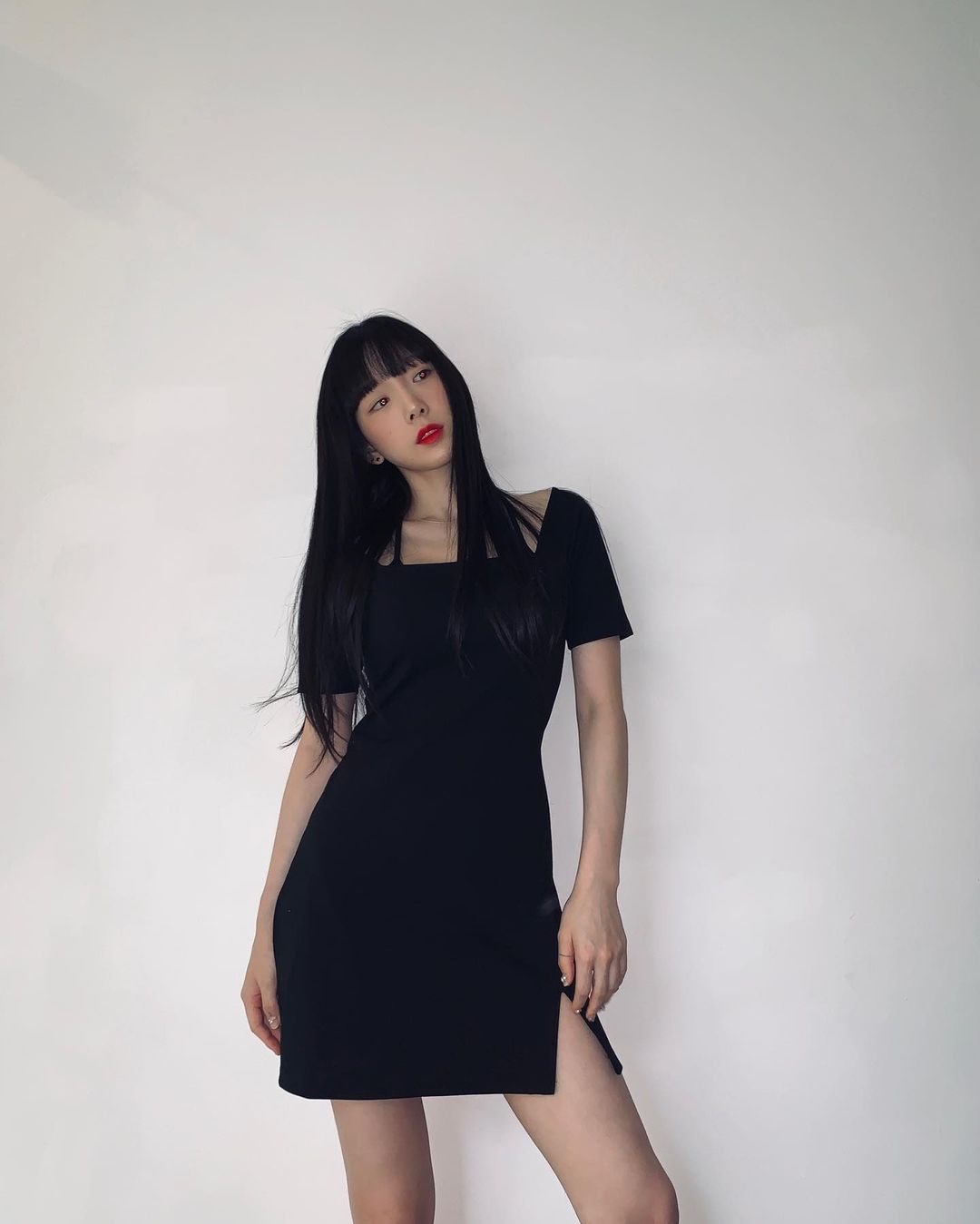 Ngoài tuổi băm và luôn muốn trông trẻ măng sành điệu, các nàng hãy học style của "chị đại" Taeyeon ngay đi! - Ảnh 6. Ngoài tuổi băm và luôn muốn trông trẻ măng sành điệu, các nàng hãy học style của "chị đại" Taeyeon ngay đi! - Ảnh 6.