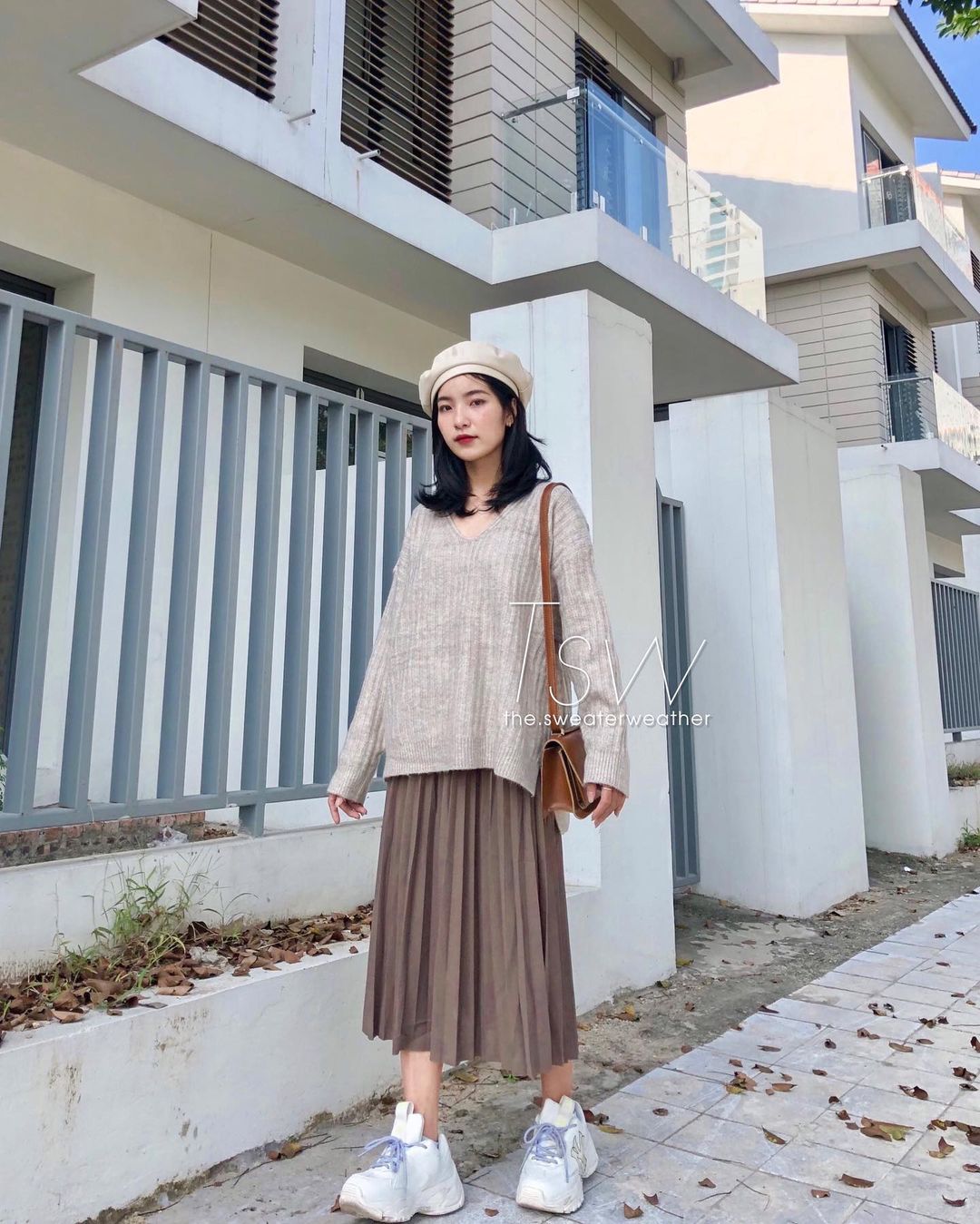 Dân sành điệu sẽ chẳng buồn sắm 3 kiểu áo len này vì diện lên rõ là sến súa, kém sang - Ảnh 6. Dân sành điệu sẽ chẳng buồn sắm 3 kiểu áo len này vì diện lên rõ là sến súa, kém sang - Ảnh 6.