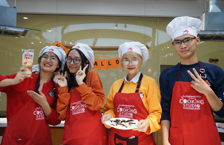 Hào hứng làm bánh mochi con ngươi, trứng nhện chào Halloween - Ảnh 11.