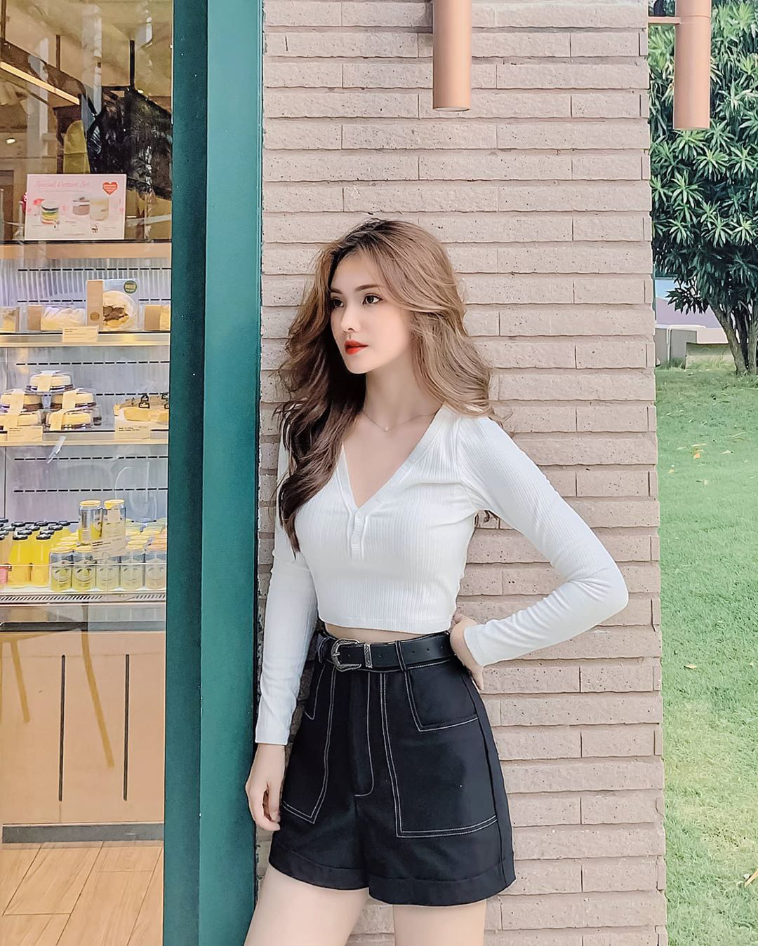 Trời trở gió, tăm tia sắm ngay áo dài tay và cách mix đồ ổn áp để có style đơn giản mà nịnh mắt - Ảnh 13. Trời trở gió, tăm tia sắm ngay áo dài tay và cách mix đồ ổn áp để có style đơn giản mà nịnh mắt - Ảnh 13.