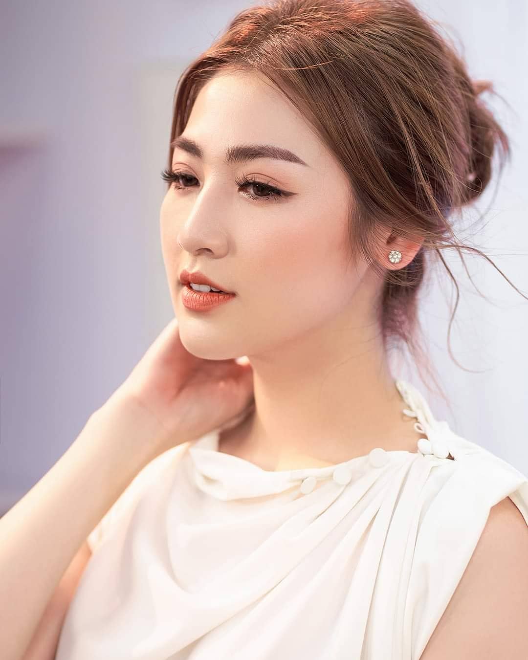 Để giữ gìn nhan sắc tuổi 30, các sao Vbiz cũng có chiêu riêng - Ảnh 9. Để giữ gìn nhan sắc tuổi 30, các sao Vbiz cũng có chiêu riêng - Ảnh 9.