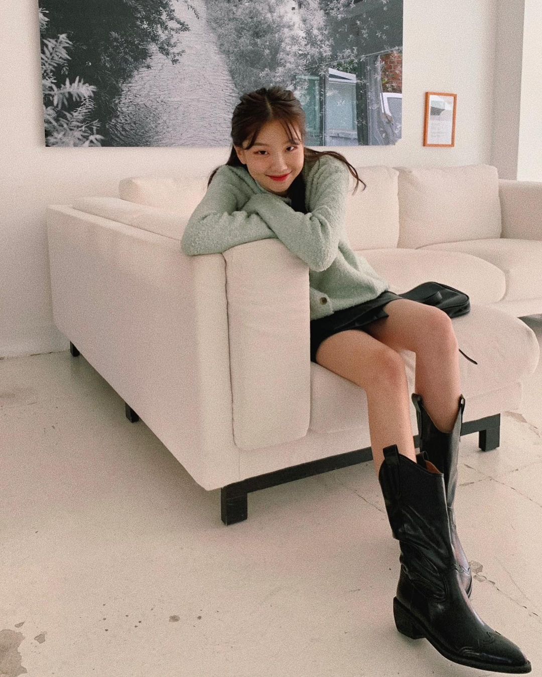 DRESS UP - Đáng đầu tư nhất trong tủ đồ mùa lạnh chính là 2 kiểu boots tưởng dìm dáng hóa lại cực tôn chân này - timdamdep.com 7 1218252201741889643205052383302544080490224n 1604945305288770331096
