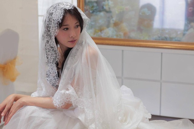 Đến khi trao nhau chiếc nhẫn cưới trăm triệu `` không cánh mà bay '', hung thủ thật sự không ngờ khiến cô vợ trẻ phải lập tức đưa ra quyết định dứt khoát - Ảnh 1. Đến khi trao nhau chiếc nhẫn cưới trăm triệu `` không cánh mà bay '', hung thủ thật sự không ngờ khiến người vợ trẻ phải lập tức đưa ra quyết định dứt khoát - Ảnh 1.