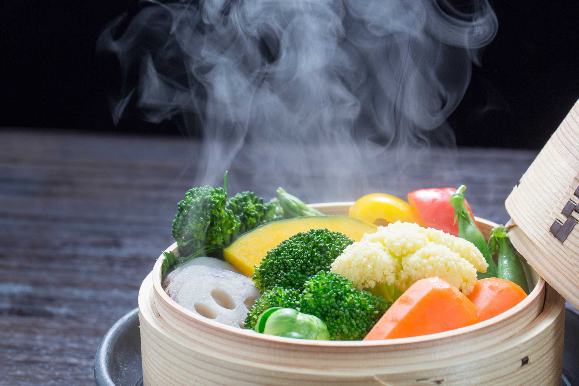 Lựa chọn thực phẩm tốt thôi chưa đủ, bạn phải nằm lòng quy tắc nấu nướng giữ trọn dưỡng chất trong thực phẩm nữa! - Ảnh 1. Lựa chọn thực phẩm tốt thôi chưa đủ, bạn phải nằm lòng quy tắc nấu nướng giữ trọn dưỡng chất trong thực phẩm nữa! - Ảnh 1.