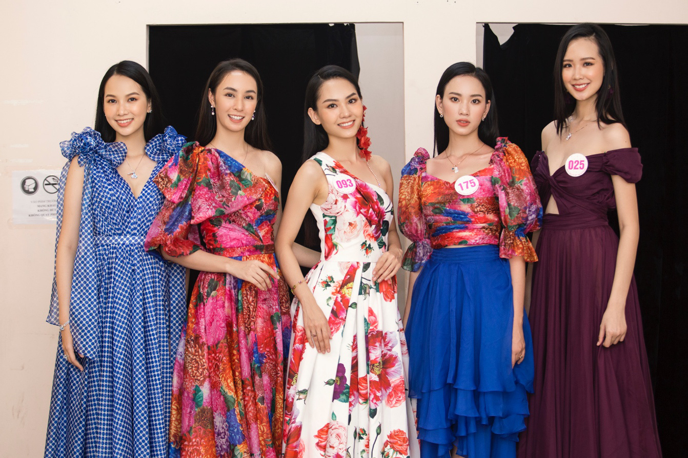 Top 35 chung kết Hoa hậu Việt Nam 2020 nở bừng sức sống với Bộ sưu tập “The Most Beauty” - Ảnh 4. Top 35 chung kết Hoa hậu Việt Nam 2020 nở bừng sức sống với Bộ sưu tập “The Most Beauty” - Ảnh 4.