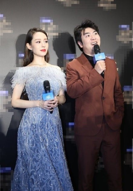 Khoảnh khắc mỹ nhân Hoa ngữ lộ bụng bầu vượt mặt: Angelababy, Dương Mịch vẫn xinh đẹp ngút ngàn chỉ có người này gây sốc vì ngoại hình xuống dốc - Ảnh 1. Khoảnh khắc mỹ nhân Hoa ngữ lộ bụng bầu vượt mặt: Angelababy, Dương Mịch vẫn xinh đẹp ngút ngàn chỉ có người này gây sốc vì ngoại hình xuống dốc - Ảnh 1.