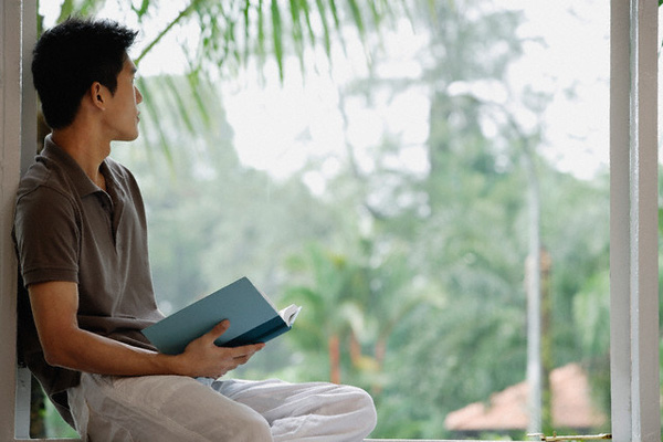 Đến dự đám tang mẹ vợ cũ, tôi điếng người khi nhìn thấy một bé gái chạy ào vào lòng vợ cũ, từ đó khám phá ra bí mật cô ấy giấu giếm 5 năm nay - Ảnh 1. Đến dự đám tang mẹ vợ cũ, tôi điếng người khi nhìn thấy một bé gái chạy ào vào lòng vợ cũ, từ đó khám phá ra bí mật cô ấy giấu giếm 5 năm nay - Ảnh 1.