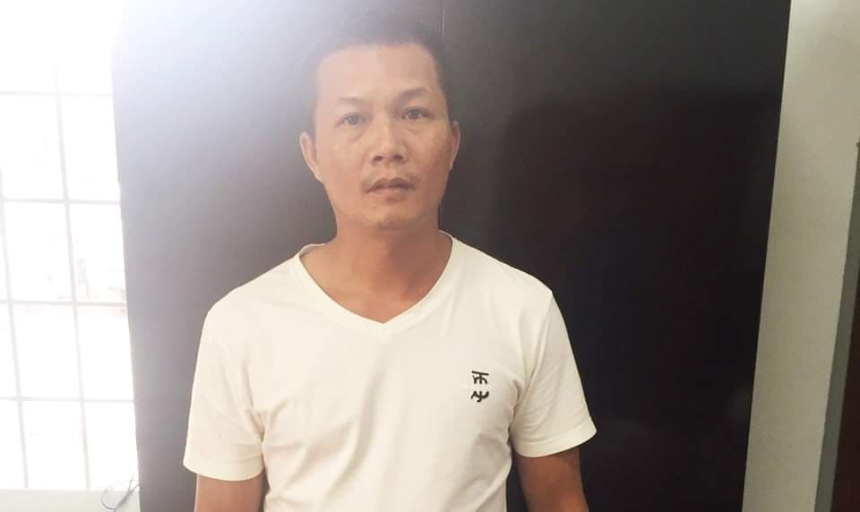 Bắt kẻ đi ôtô cứu trợ miền Trung lừa cụ bà 83 tuổi lấy vàng và 6,5 triệu đồng - Ảnh 1. Bắt kẻ đi ôtô cứu trợ miền Trung lừa cụ bà 83 tuổi lấy vàng và 6,5 triệu đồng - Ảnh 1.