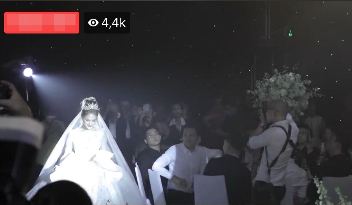 Vợ Hồ Quang Hiếu diện váy cưới lộng lẫy khiến khán giả tròn xoe mắt #t... |  TikTok