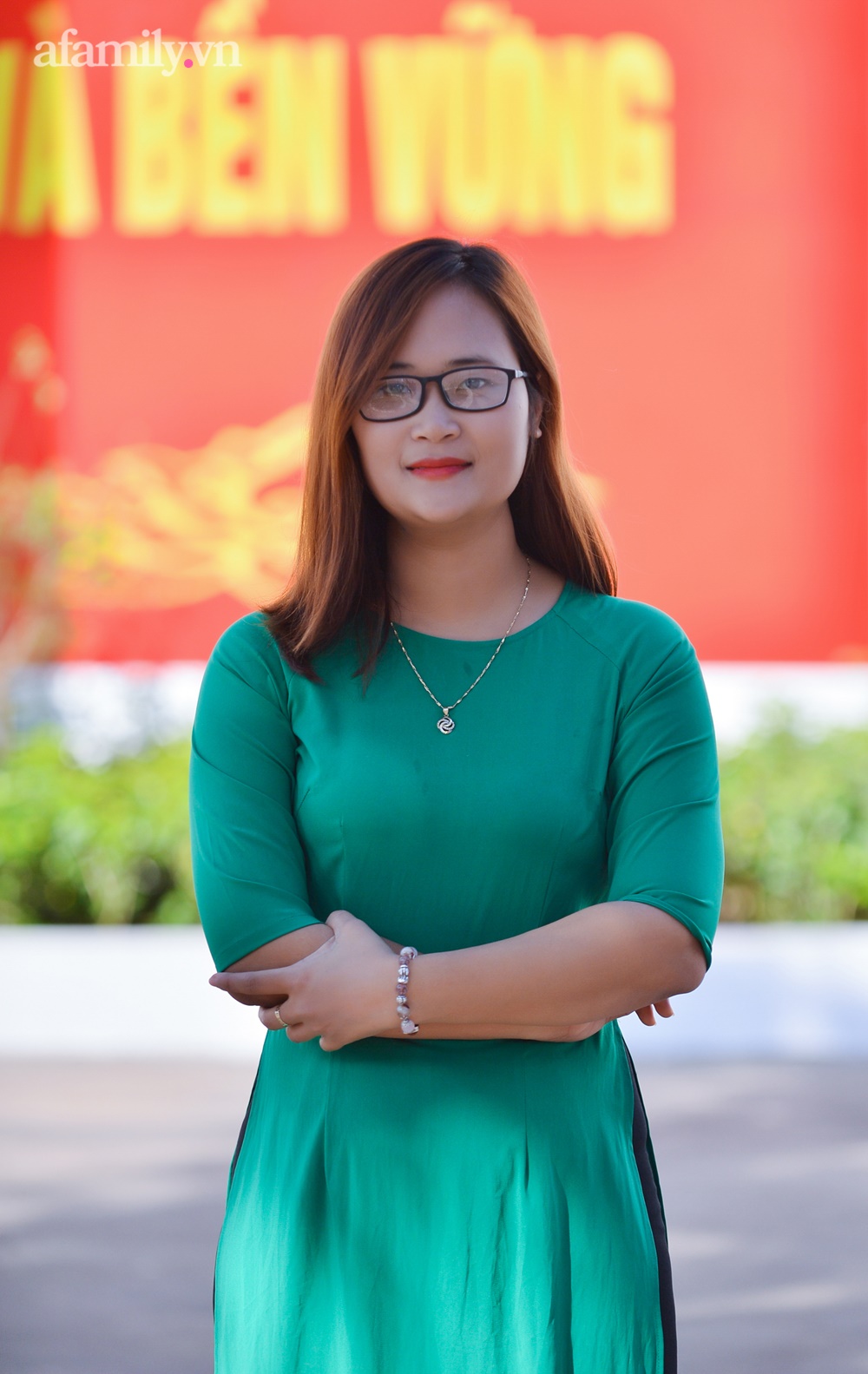 Cô giáo Mường “từ vườn chuối” lần đầu trả lời phỏng vấn về cú lội ngược dòng ngoạn mục lọt top 10 giáo viên toàn cầu, cách để cậu con trai 3 tuổi nói tiếng Anh như gió cũng được tiết lộ - Ảnh 2. Cô giáo Mường “từ vườn chuối” lần đầu trả lời phỏng vấn về cú lội ngược dòng ngoạn mục lọt top 10 giáo viên toàn cầu, cách để cậu con trai 3 tuổi nói tiếng Anh như gió cũng được tiết lộ - Ảnh 2.