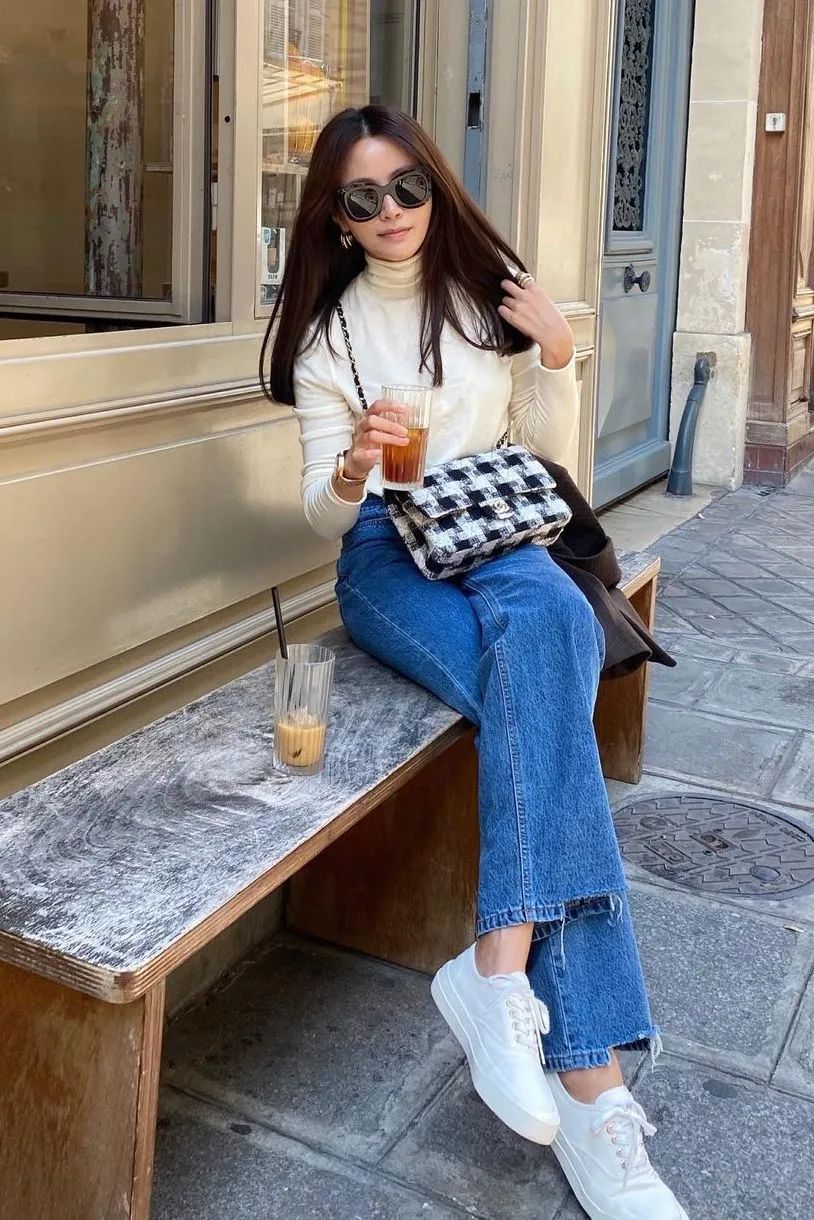 Cô nàng sành điệu nào cũng diện kiểu áo này vào mùa lạnh, bạn mà bỏ qua thì thật có lỗi với style của bản thân - Ảnh 3. Cô nàng sành điệu nào cũng diện kiểu áo này vào mùa lạnh, bạn mà bỏ qua thì thật có lỗi với style của bản thân - Ảnh 3.