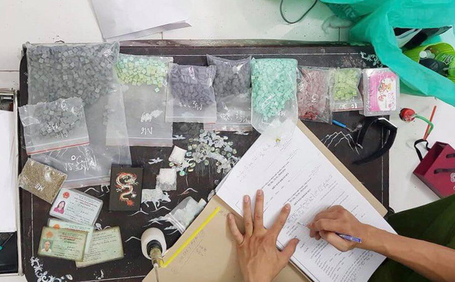 Con nghiện lâu năm ở Bình Dương mua máy móc mở xưởng sản xuất ma tuý khủng - Ảnh 1. Con nghiện lâu năm ở Bình Dương mua máy móc mở xưởng sản xuất ma tuý khủng - Ảnh 1.