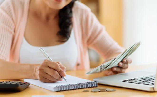 Cuối năm mùa Covid: Chi sao cho vừa, tiêu sao cho khéo? - Ảnh 1. Cuối năm mùa Covid: Chi sao cho vừa, tiêu sao cho khéo? - Ảnh 1.