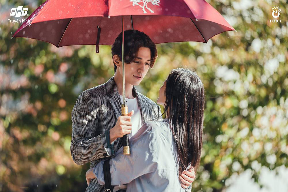 “Bạn Trai Tôi Là Hồ Ly” dời lịch chiếu, liệu biên kịch có đổi kết phim? - Ảnh 5. “Bạn Trai Tôi Là Hồ Ly” dời lịch chiếu, liệu biên kịch có đổi kết phim? - Ảnh 5.