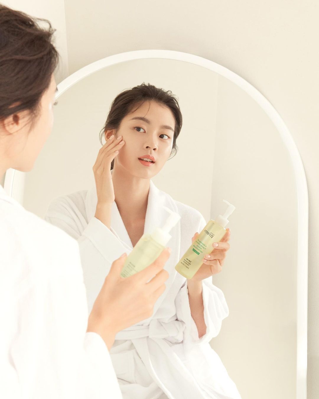 Sai ngay từ bước chăm da đầu tiên này, bảo sao chị em đổ tiền tạ tiền tấn skincare mà da vẫn xấu - Ảnh 1.